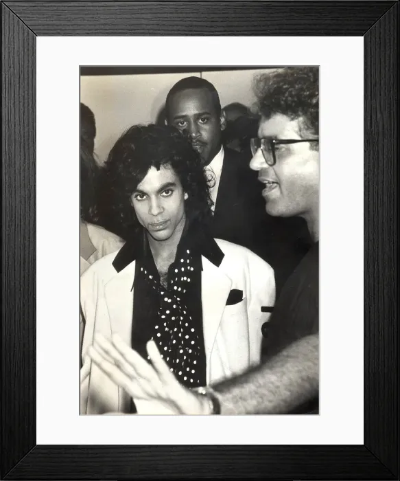 Framed Print : POP STAR PRINCE UNDER PROTECTION AT HEATHROW AIPORT, JUNE 1988 Framed Print : POP STAR PRINCE UNDER PROTECTION AT HEATHROW AIPORT, JUNE 1988