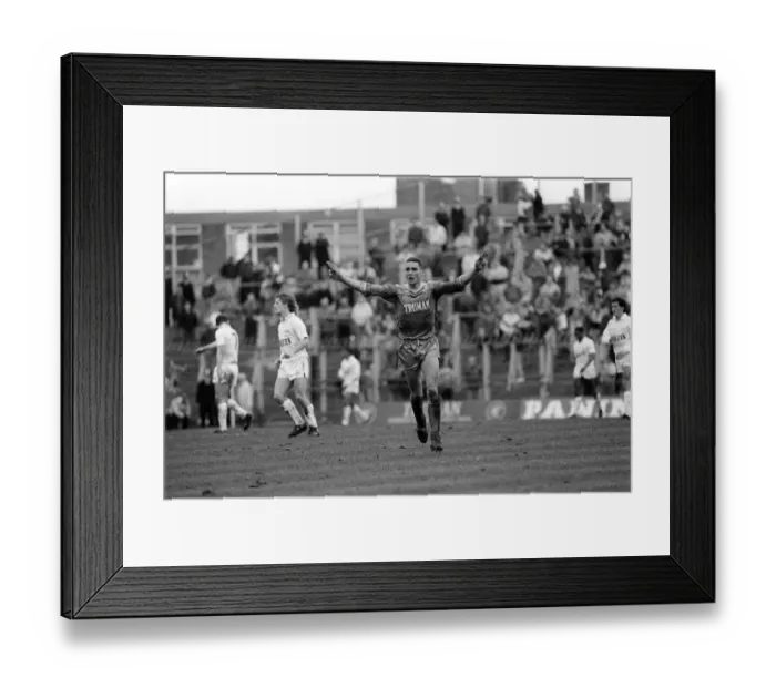 Framed Print : Vinnie Jones in action for Wimbledon FC against Tottenham Hotspur - 19th March 1988 Framed Print : Vinnie Jones in action for Wimbledon FC against Tottenham Hotspur - 19th March 1988