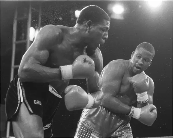 FRANK BRUNO VS TIM WITHERSPOON FIGHTING FOR THE WBA HEAVYWEIGHT TITLE - 19  /  07  /  1986