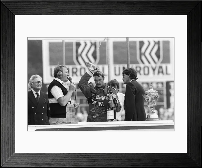 Framed Print : NIGEL MANSELL CELEBRATING A GRAND PRIX WIN AT BRANDS HATCH 13 / 07 / 1986 Framed Print : NIGEL MANSELL CELEBRATING A GRAND PRIX WIN AT BRANDS HATCH 13 / 07 / 1986