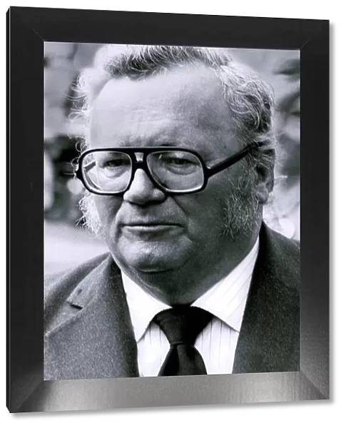 Harry Secombe, comedian. attending Peter Sellers memorial service. September 1980