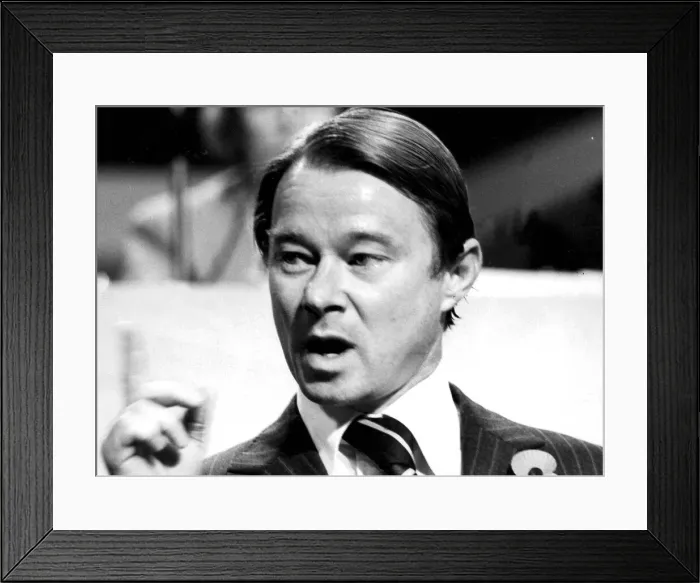 Framed Print : Sir Michael Edwardes speaking at CBI conference - November 1978 10 / 1 / 1978 Framed Print : Sir Michael Edwardes speaking at CBI conference - November 1978 10 / 1 / 1978