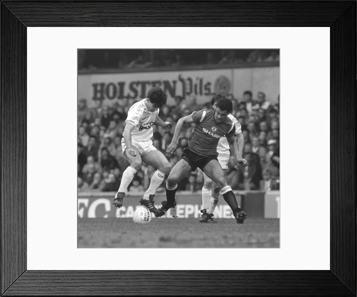 Framed Print : Paul McGrath during the Manchester United vs Tottenham Hotspur League Division One match Framed Print : Paul McGrath during the Manchester United vs Tottenham Hotspur League Division One match