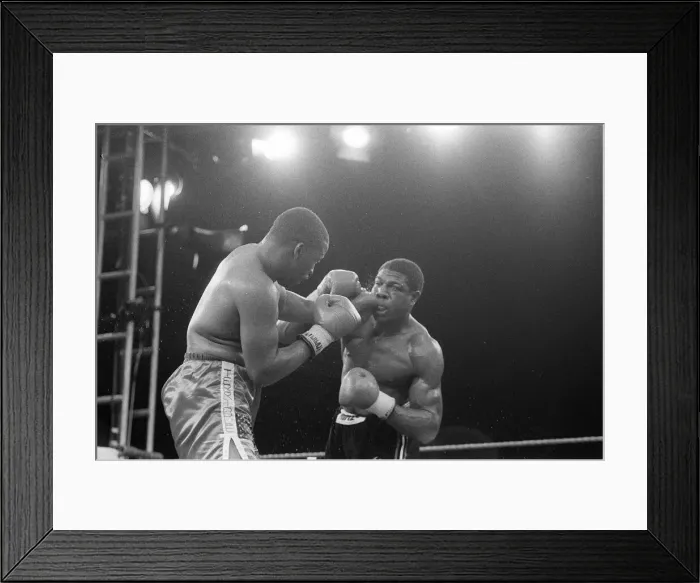 Framed Print : FRANK BRUNO VS TIM WITHERSPOON FIGHTING FOR THE WBA HEAVYWEIGHT TITLE - 19  /  07  /  1986