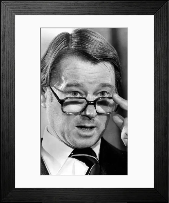 Framed Print : Sir Michael Edwardes at a press conference - August 1981 31 / 08 / 1981 Framed Print : Sir Michael Edwardes at a press conference - August 1981 31 / 08 / 1981