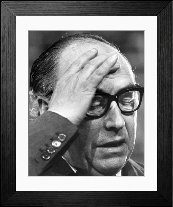 Framed Print : Roy Jenkins feeling the strain at press conference - February 1982 15 / 02 / 1982 Framed Print : Roy Jenkins feeling the strain at press conference - February 1982 15 / 02 / 1982