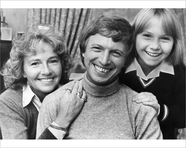 Tommy Steele at home with wife Ann and daughter Emma - November 1980 24  /  11  /  1980