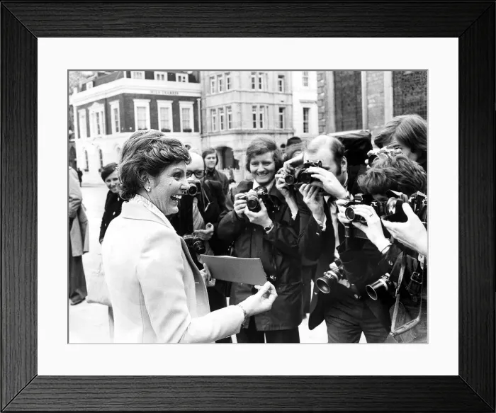 Framed Print : Angela Rippon receiving The Freedom of the City of London - 09 / 03 / 1978 Framed Print : Angela Rippon receiving The Freedom of the City of London - 09 / 03 / 1978
