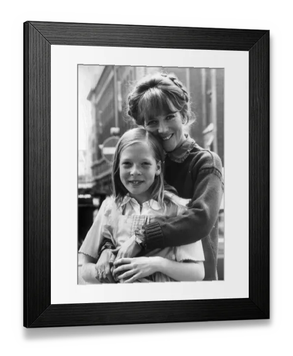 Framed Print : Julie Foster and daughter. 30 October 1979 Framed Print : Julie Foster and daughter. 30 October 1979