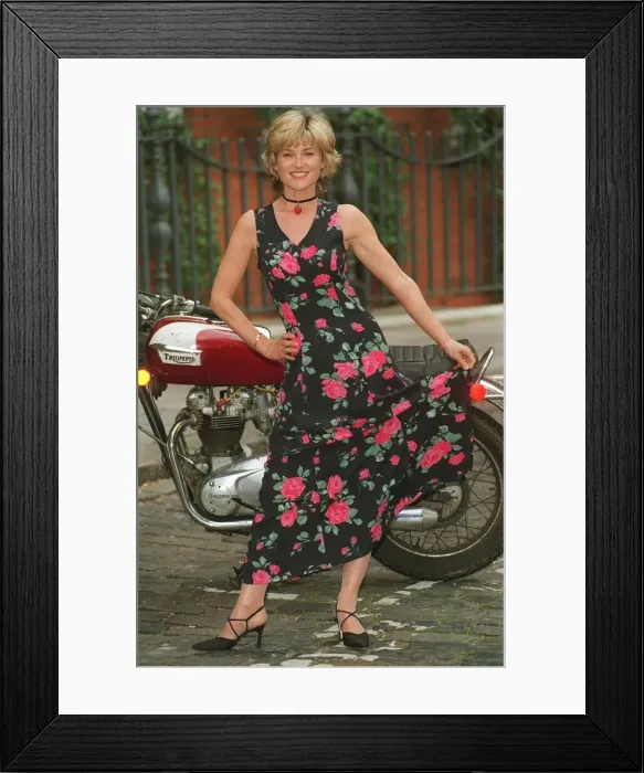 Framed Print : ANTHEA TURNER, TV PRESENTER 11 / 05 / 1995 Framed Print : ANTHEA TURNER, TV PRESENTER 11 / 05 / 1995