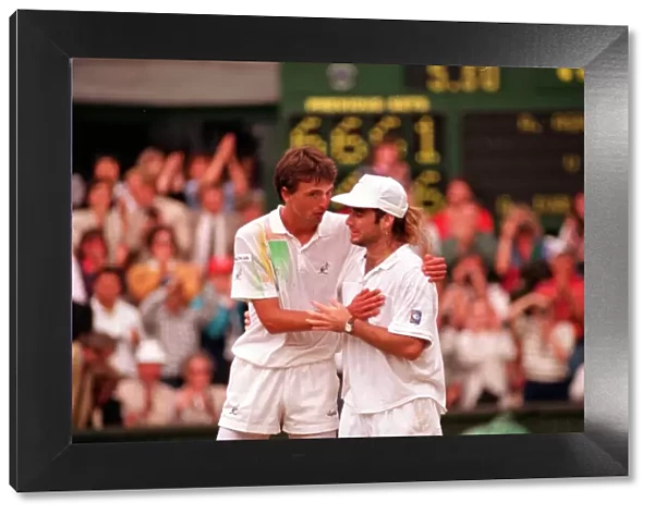 ANDRE AGASSI AND GORAN IVANISEVIC IN THE WIMBLEDON TENNIS 1992 FINAL - 06  /  07  /  1992