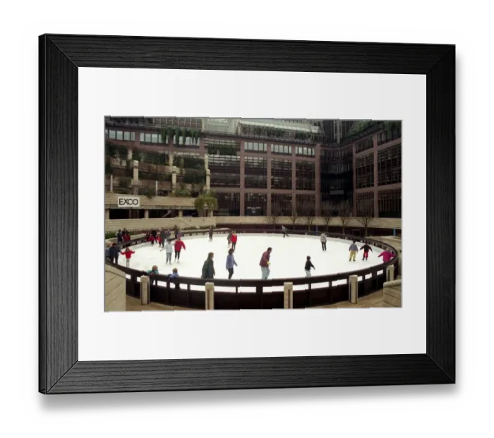 Framed Print : ICE SKATING AT BROADGATE IN LONDON 01  /  01  /  1994