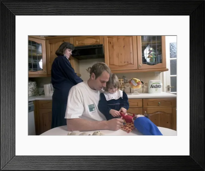 Framed Print : Steve Redgrave, British Olympic rower with his wife Anne Framed Print : Steve Redgrave, British Olympic rower with his wife Anne