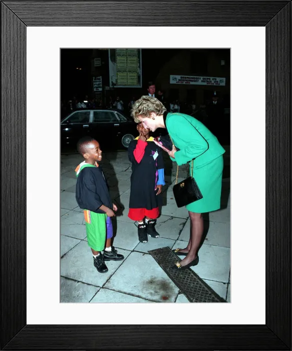 Framed Print : PRINCESS OF WALES IN SOUTHWARK - F / L, SMILING WEARING GREEN SUITS AS SHE TALKS TO A GROUP Framed Print : PRINCESS OF WALES IN SOUTHWARK - F / L, SMILING WEARING GREEN SUITS AS SHE TALKS TO A GROUP