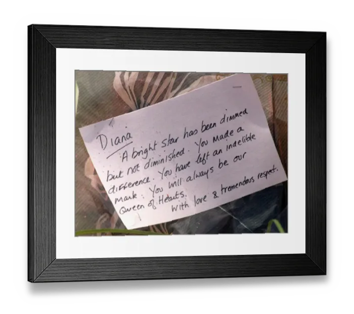 Framed Print : Messages of sympathy following the death of Princess Diana outside Buckingham Palace
