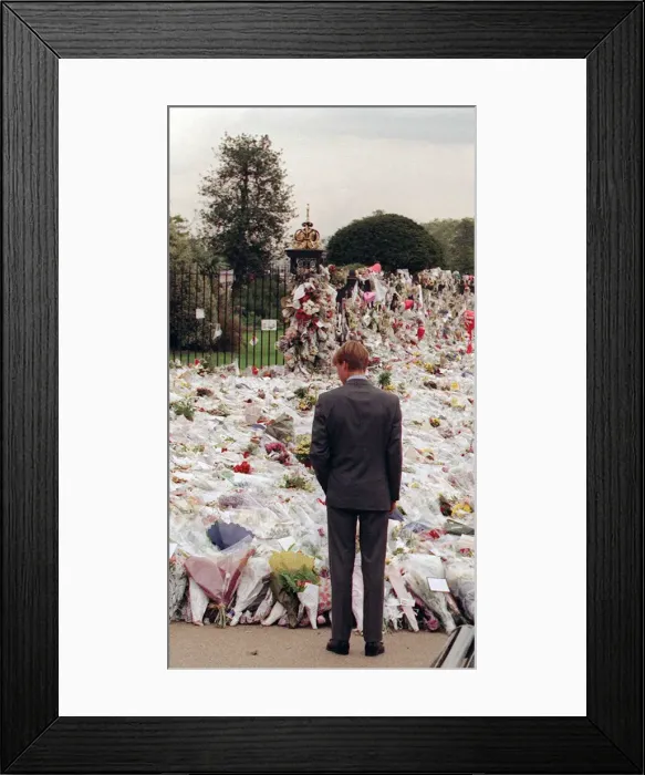 Framed Print : PRINCE WILLIAM SURVEYS FLORAL TRIBUTES FOR HIS MOTHER PRINCESS DIANA AT KENSINGTON PALACE Framed Print : PRINCE WILLIAM SURVEYS FLORAL TRIBUTES FOR HIS MOTHER PRINCESS DIANA AT KENSINGTON PALACE