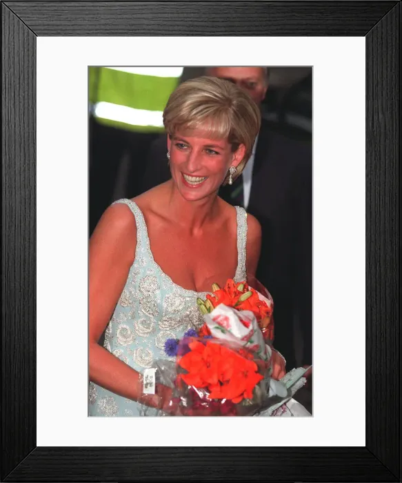 Framed Print : PRINCESS DIANA AT CHRISTIES DRESS VIEWING 01 / 06 / 1997 Framed Print : PRINCESS DIANA AT CHRISTIES DRESS VIEWING 01 / 06 / 1997