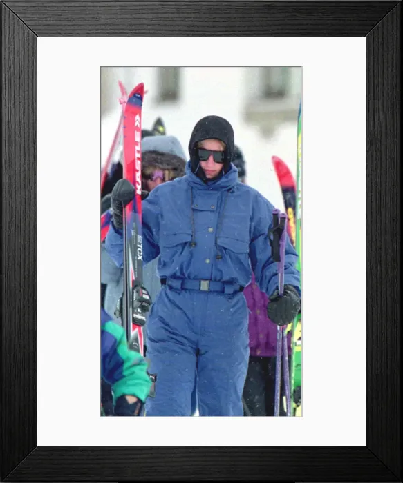 Framed Print : Princess Diana wearing ski-ing outfit and balaclava and sunglasses during a ski-ing Framed Print : Princess Diana wearing ski-ing outfit and balaclava and sunglasses during a ski-ing