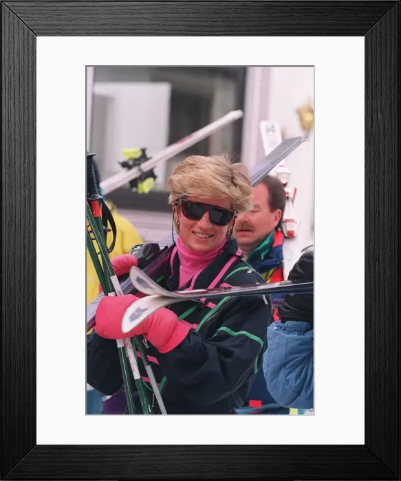 Framed Print : PRINCESS DIANA IN LECH, AUSTRIA - APRIL 1993 Framed Print : PRINCESS DIANA IN LECH, AUSTRIA - APRIL 1993