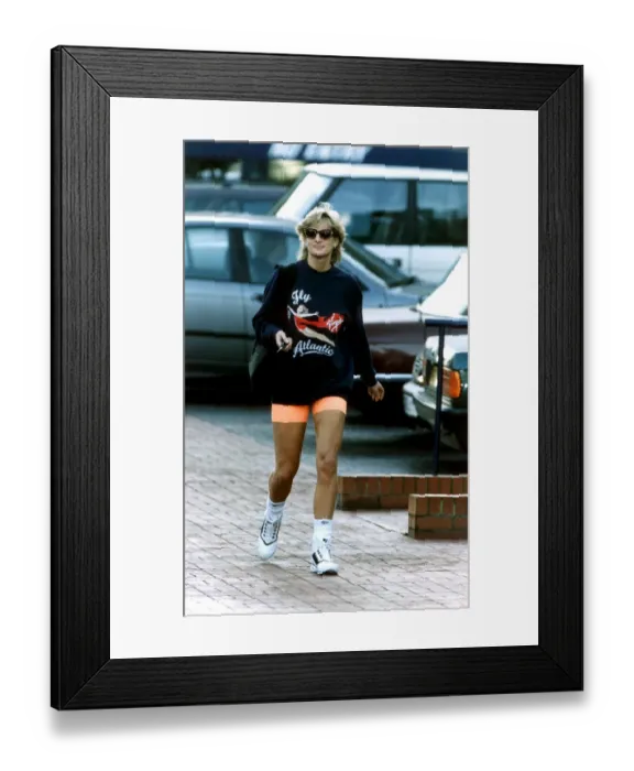 Framed Print : PRINCESS DIANA WALKS TOWARDS HER CAR AFTER LEAVING THE CHELSEA HARBOUR FITNESS CLUB