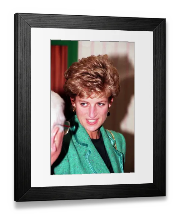 Framed Print : DIANA, PRINCESS OF WALES, HEADSHOT SMILING Circa 1996 Framed Print : DIANA, PRINCESS OF WALES, HEADSHOT SMILING Circa 1996
