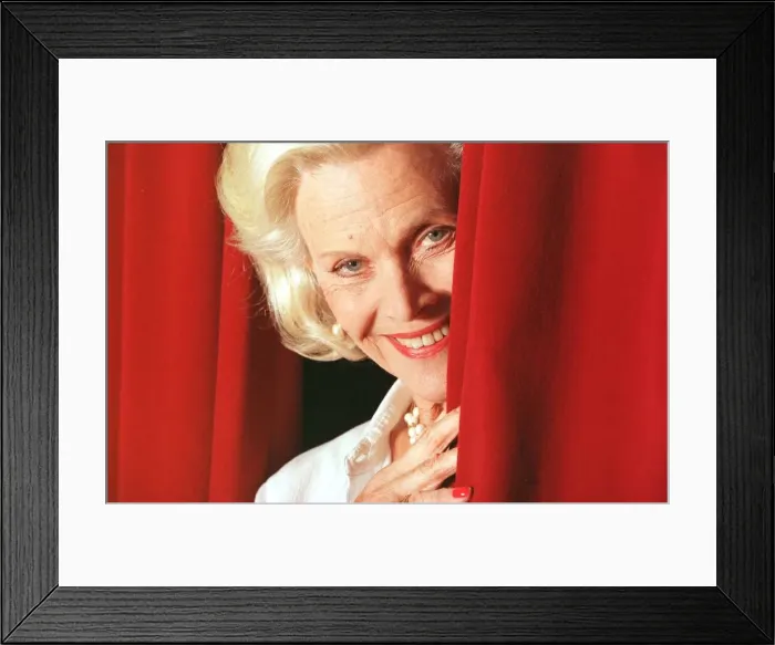 Framed Print : PIX HAROUN 14. 10. 99. HONOR BLACKMAN AT THE THEATRE ROYAL IN YORK ----- Framed Print : PIX HAROUN 14. 10. 99. HONOR BLACKMAN AT THE THEATRE ROYAL IN YORK -----