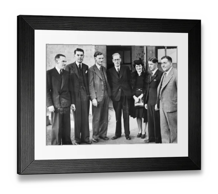 Framed Print : Heroes of ROF Royal Ordnance Munitions Factory Explosion in Kirkby, Liverpool