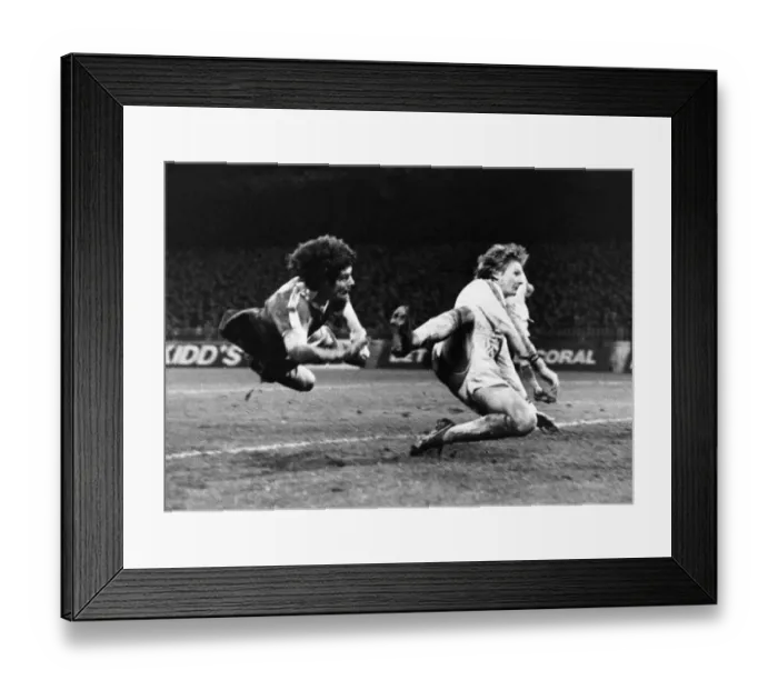 Framed Print : Man City 2-0 Aston Villa, league match at Maine Road, Saturday 31st December 1977 Framed Print : Man City 2-0 Aston Villa, league match at Maine Road, Saturday 31st December 1977