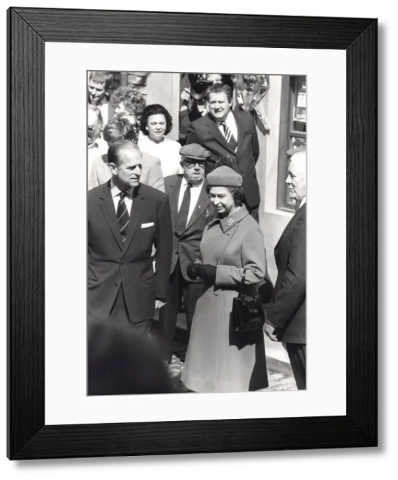 Framed Print : Queen Elizabeth II and Prince Philip visiting the set of Coronation Street. May 1982 Framed Print : Queen Elizabeth II and Prince Philip visiting the set of Coronation Street. May 1982