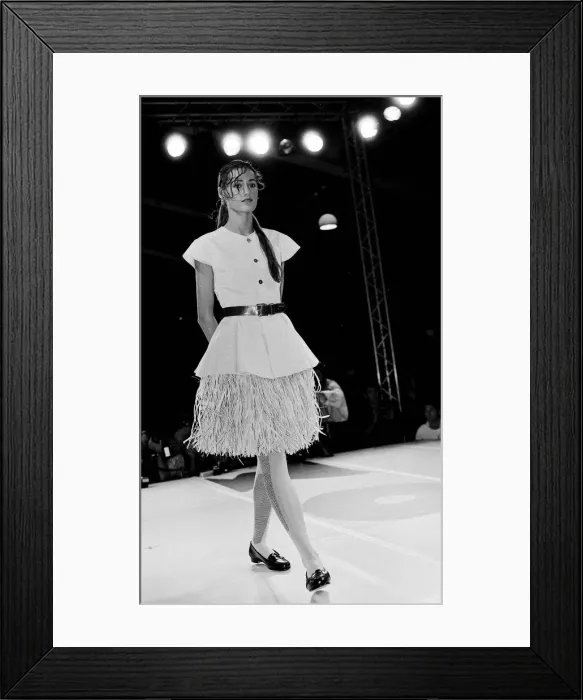 Framed Print : Yasmin Le Bon, model on the catwalk 10 / 10 / 88 Framed Print : Yasmin Le Bon, model on the catwalk 10 / 10 / 88