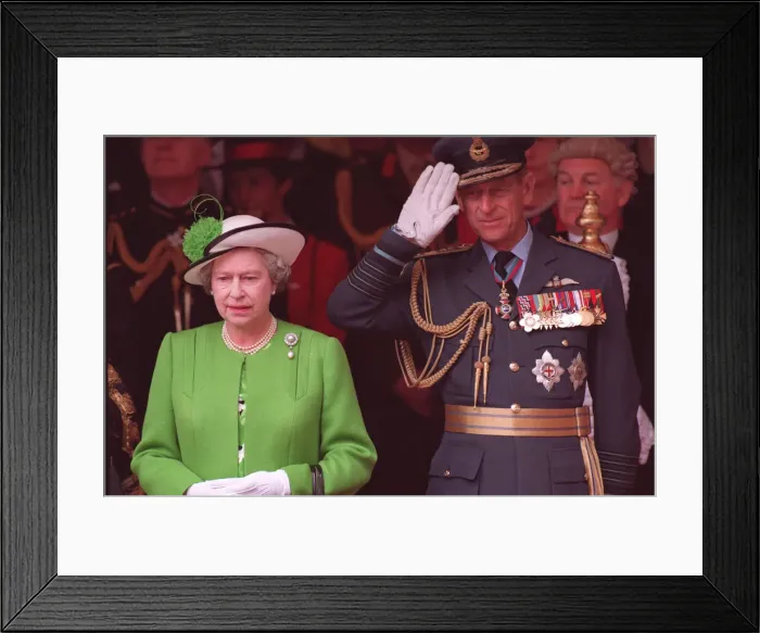 Framed Print : Queen Elizabeth II and Prince Philip during the Gulf War parade at Buckingham palace