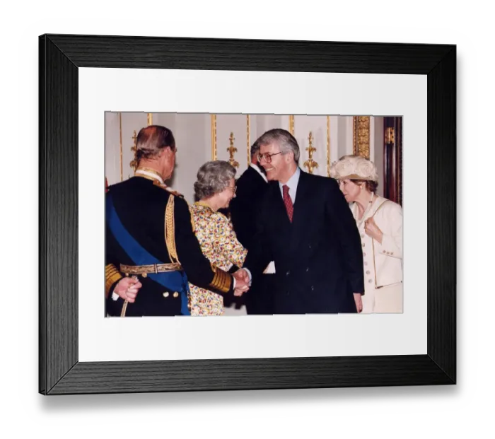Framed Print : John Major and wife Norma meeting the Queen and Prince Philip at Buckingham Palace