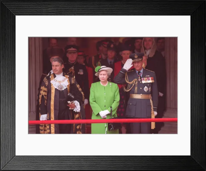 Framed Print : Queen Elizabeth II and Prince Philip during the Gulf War parade at Buckingham palace Framed Print : Queen Elizabeth II and Prince Philip during the Gulf War parade at Buckingham palace