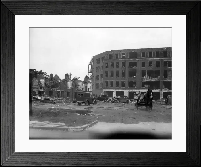 Framed Print : Bombed ARP centre, Hull. 31st March 1941 Framed Print : Bombed ARP centre, Hull. 31st March 1941