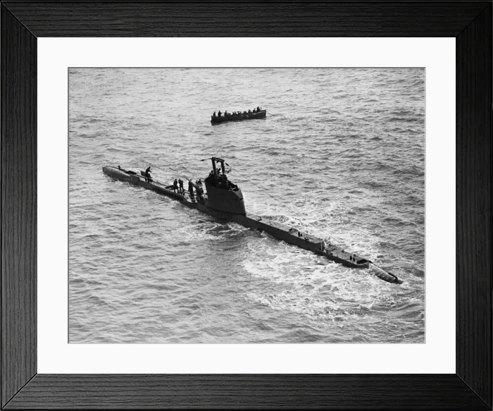 Framed Print : HMS Sunfish seen here shortly after re-floating of a sand bank in Sand Down Bay