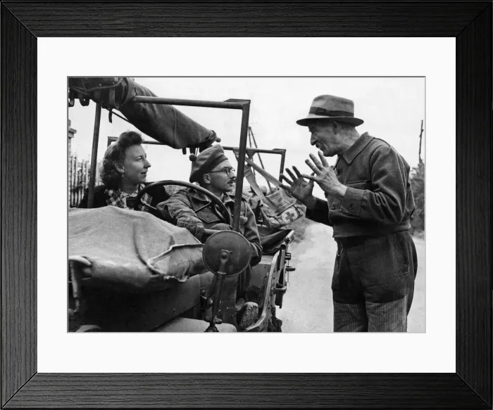 Framed Print : Medical officer Captain Rs Devor of South Africa goes on his rounds in his Jeep Framed Print : Medical officer Captain Rs Devor of South Africa goes on his rounds in his Jeep