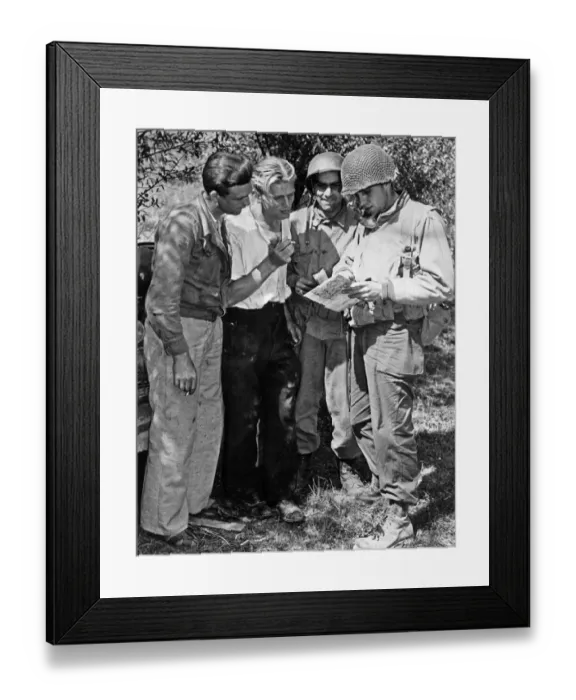 Framed Print : American soldiers liaise with members of the French Resistance during the Allied Invasion