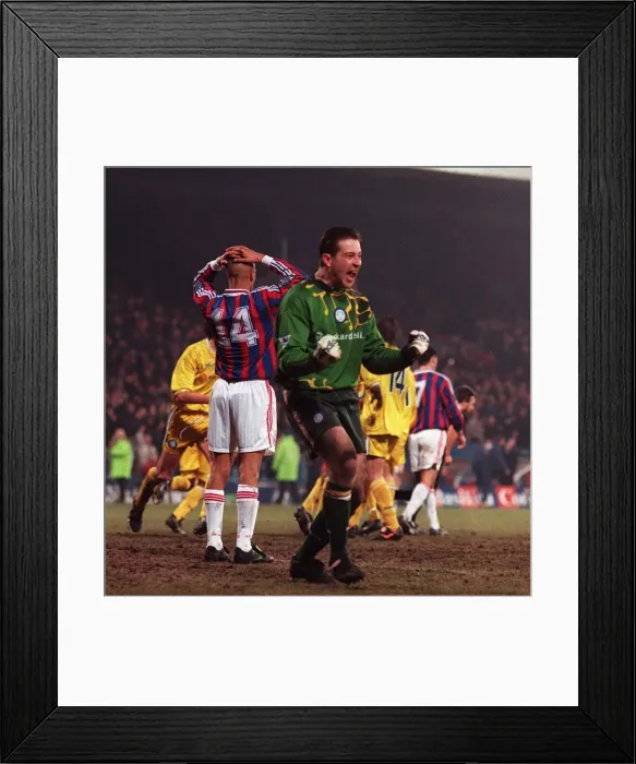 Framed Print : CRYSTAL PALACE V. LEEDS NIGEL MARTYN (Leeds goalkeeper
