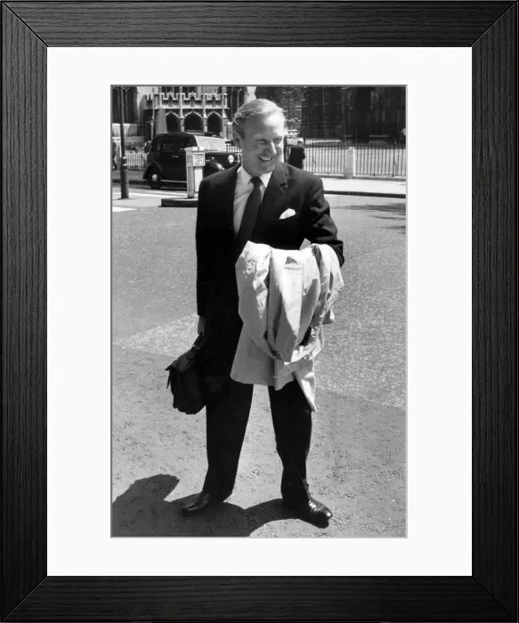 Framed Print : Lesley Phillips outside court after facing driving offence - June 1962 Framed Print : Lesley Phillips outside court after facing driving offence - June 1962