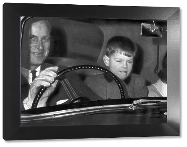 Prince Phillip with Prince Andrew & Princess Anne set off to Windsor for the Christmas