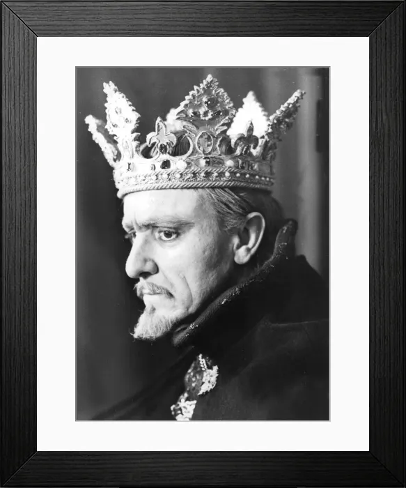 Framed Print : Eric Porter in costume for Shakespeare play - January 1965 Framed Print : Eric Porter in costume for Shakespeare play - January 1965