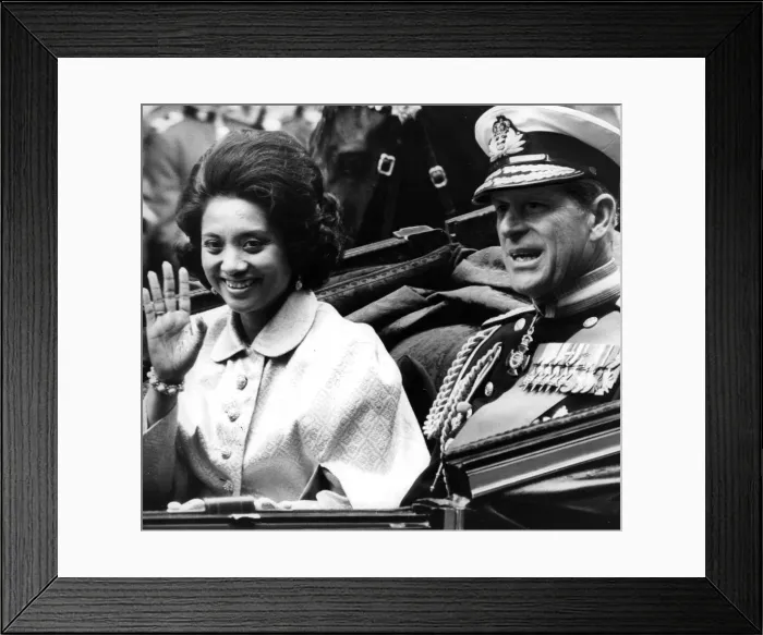 Framed Print : DUKE OF EDINBURGH, PRINCE PHILIP ARCHIVE - Prince Philip with Queen Raja of Malaysia Framed Print : DUKE OF EDINBURGH, PRINCE PHILIP ARCHIVE - Prince Philip with Queen Raja of Malaysia