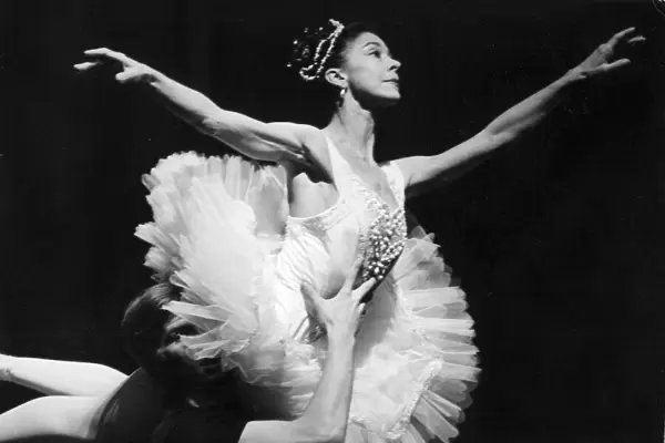 Margot Fonteyn dancing with Rudolf Nureyev at Theatre Royal Drury Lane - November 1963