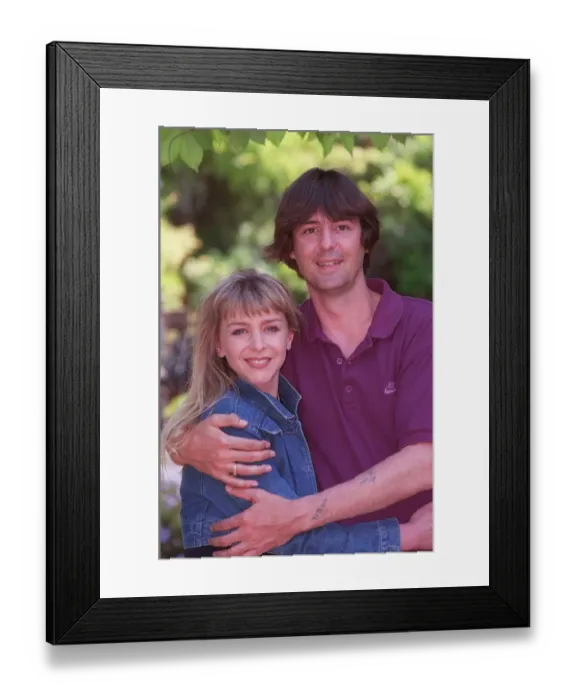 Framed Print : NEIL MORRISSEY, LESLIE ASH - ACTORS FROM THE TV PROGRAMME MEN BEHAVING BADLY - 16 / 06 / 1994 Framed Print : NEIL MORRISSEY, LESLIE ASH - ACTORS FROM THE TV PROGRAMME MEN BEHAVING BADLY - 16 / 06 / 1994