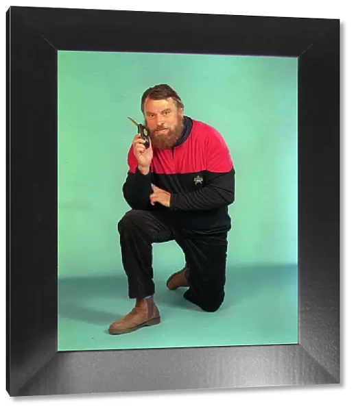 BRIAN BLESSED, ACTOR - STAR TREK CLOTHES FEATURE - 27  /  06  /  1995