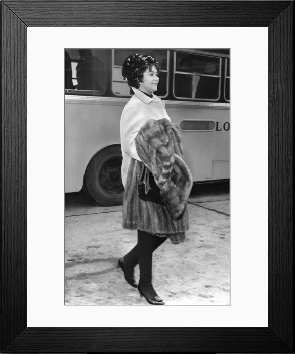 Framed Print : Joan Plowright carrying fur coat at Heathrow Airport - 24  /  02  /  1962