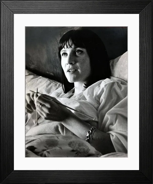 Framed Print : SANDIE SHAW SINGER LYING IN BED KNITTING - 1964 27 / 10 / 1964 Framed Print : SANDIE SHAW SINGER LYING IN BED KNITTING - 1964 27 / 10 / 1964