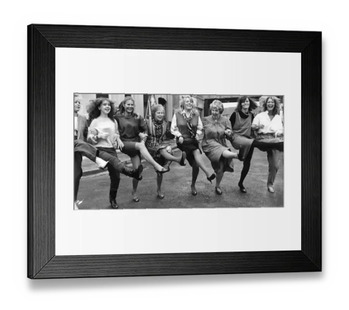Framed Print : Wendy Richard with Letitia Dean, Susan Tully, Shirley Cheriton, Gretchen Franklin Framed Print : Wendy Richard with Letitia Dean, Susan Tully, Shirley Cheriton, Gretchen Franklin