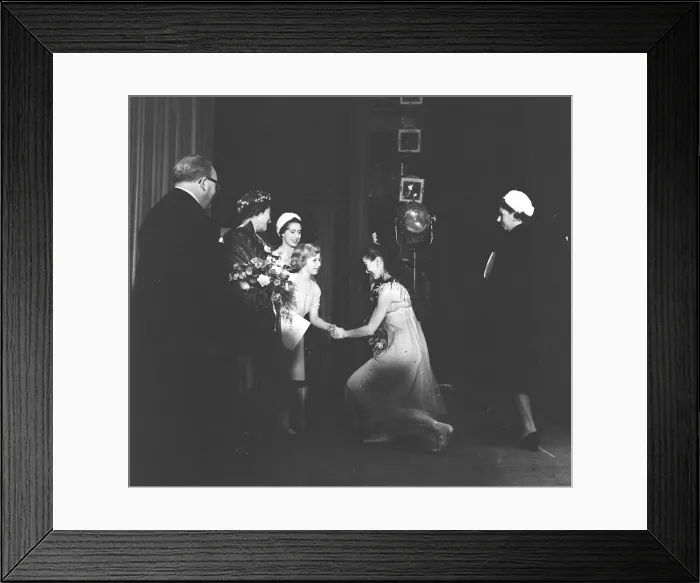 Framed Print : Princess Anne shakes Margot Fonteyns hand, ballet dancer