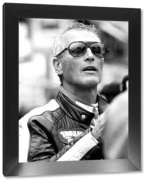 Paul Newman in the pits during the 4 hours race at Le Mans - June 1979 11  /  06  /  1979